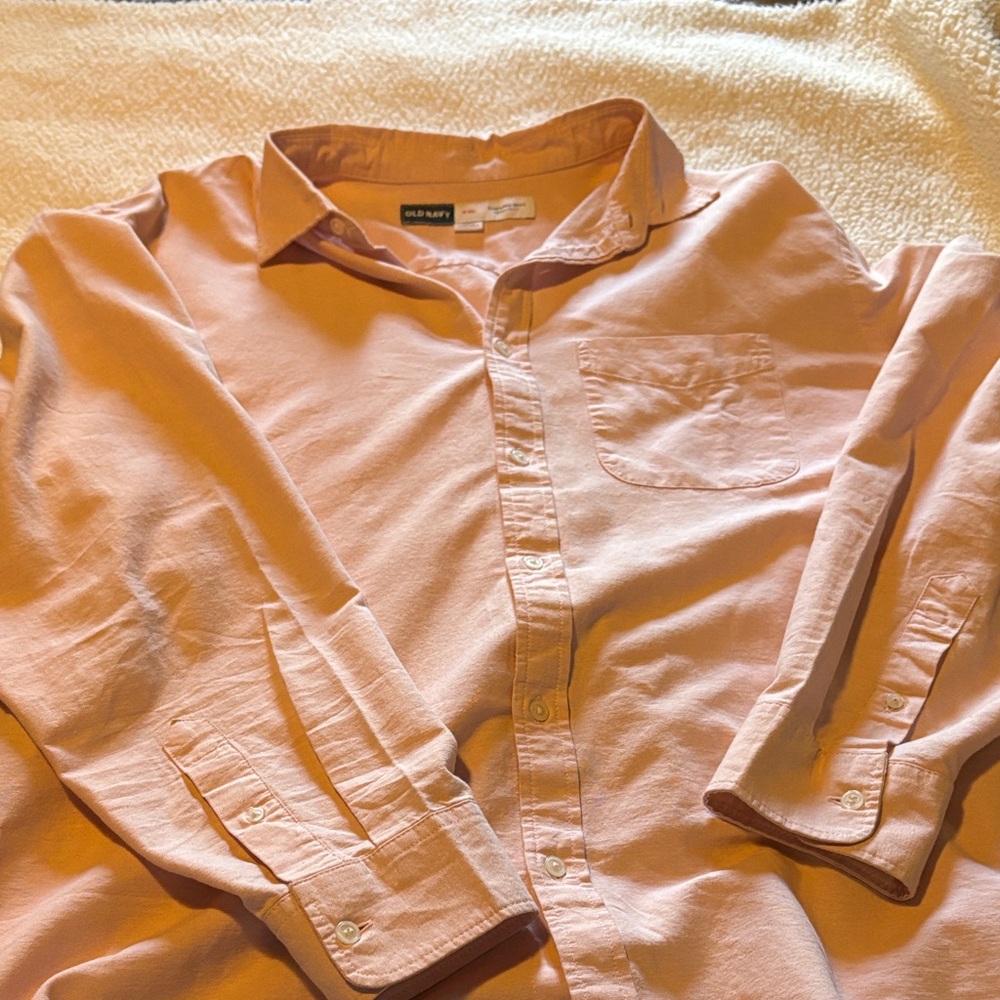 Old Navy Men’s Light Pink Long-Sleeve Button-Down Shirt
